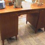 126 2219 WRITING DESK